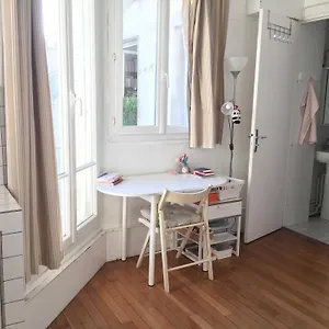 Appartement Located Flat In Saint-germain-des-prés Paris