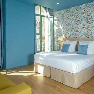 Hotel Du Centre, Un Ammi